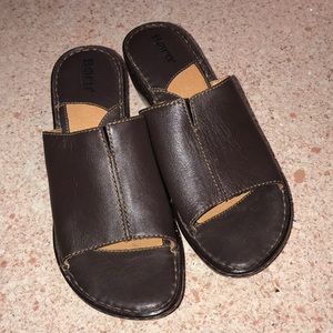 Born Mae Dark Brown Slides size 9 NIB